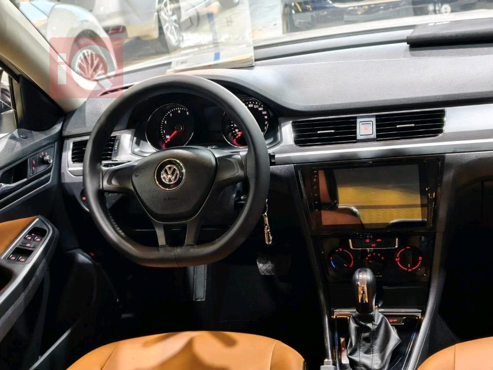 فولكسفاغن بورا